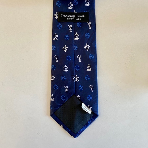 Hawaiian Handmade Blue Necktie - Picture 3 of 3